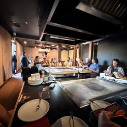Shogun - The far end tables did not have a vent and see the very tight aisles