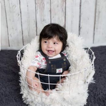 Alicia Vee Photo - 4 months - Session Photography Near Me