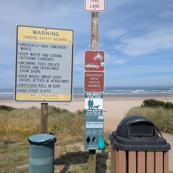 Rockaway Beach - Beaches Near Me - Rockaway Beach, Oregon