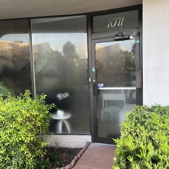 Grety Brausin Salon - From the Street. Front door - Hair Salons Near Me - North Miami, Florida