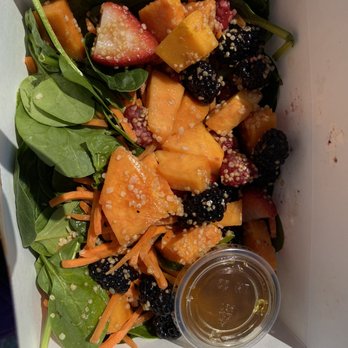 Miracle Mile Cafe - Salad with fruit - Breakfast & Brunch Near Me - San Rafael, California