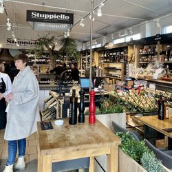 Stuppiello - Endlose schöne Regale
