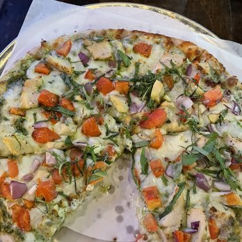 FigLeaf Brewing - Chicken pesto pizza - Beer Gardens Near Me - Middletown, Ohio