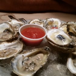 Chic's Seafood - Oysters on the half shell