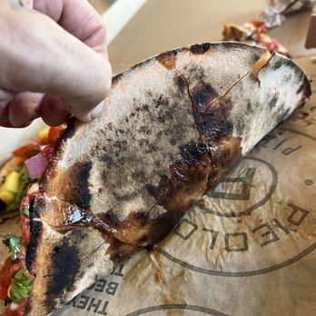 Pieology Pizzeria Perris - Do they have to teach the workers here how to time it from being burned over and over again?? - Pizza Near Me - Perris, California