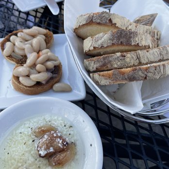 Guerriero's - Bread, oil, garlic and white bean bruschetta - Italian Near Me - Morristown, New Jersey