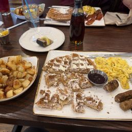 Biscuits & Turkey Sausage Gravy With Eggs Biscuits & Turkey Sausage Gravy With Eggs
