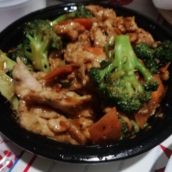 Wok & Fortune - Chicken Broccoli - Caribbean Near Me - Toronto, Ontario