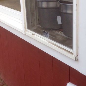 Edgartown Pizza - Open sauce pots cooling on the window sill. Yuck! - Pizza Near Me - Edgartown, Massachusetts Edgartown Pizza - Open sauce pots cooling on the window sill. Yuck! - Pizza Near Me - Edgartown, Massachusetts