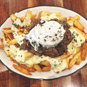 SENATE - Poutine - Gastropubs Near Me - Blue Ash, Ohio
