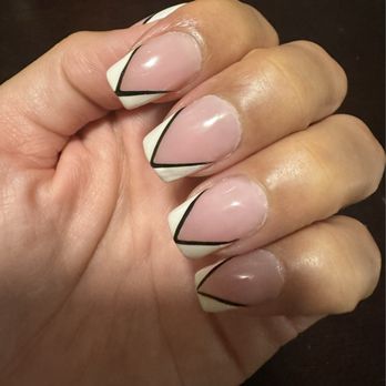 Super Art Nails  - Uneven clear polish and hard gel showing around the cuticles - Nail Salons Near Me - Glendale, California