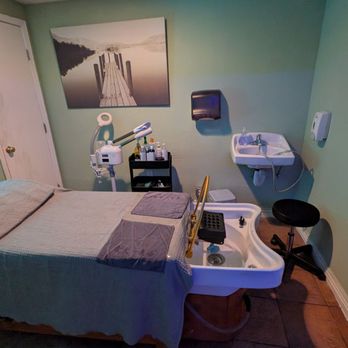 Blue Moon Spa - Day Spas Near Me - Oakland, California