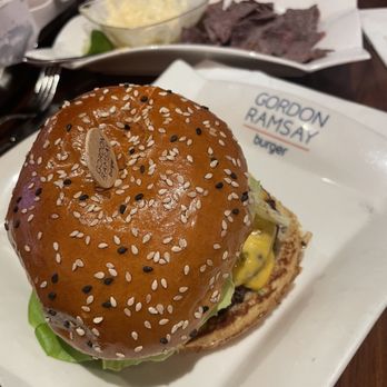 Gordon Ramsay Burger Las Vegas - Backyard Burger - Burgers Near Me - Las Vegas, Nevada Gordon Ramsay Burger Las Vegas - Backyard Burger - Burgers Near Me - Las Vegas, Nevada