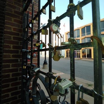 Cafe Verona - Love locks - Italian Near Me - Independence, Missouri
