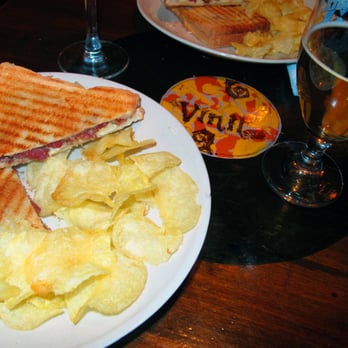 Bar Vinilo - Biquinilos 2 - Pubs Near Me - Barcelona, B
