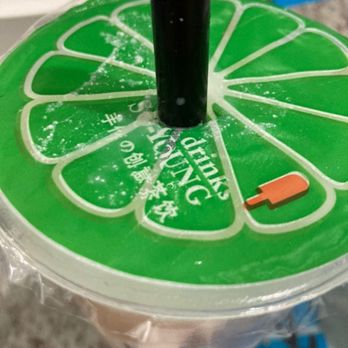 TSAôCAA - The residue from the non-dairy creamer. And the awful packaging. - Bubble Tea Near Me - Chicago, Illinois