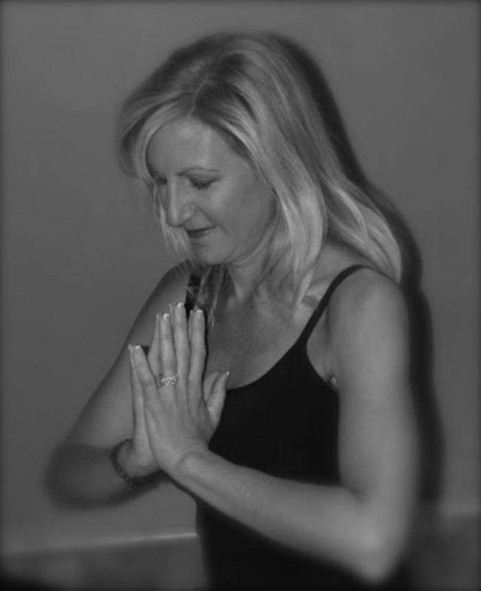 The Neighborhood Yoga Logo