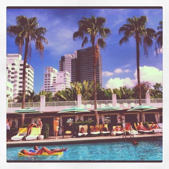 Kimpton Surfcomber Hotel - Poolside - Hotels Near Me - Miami Beach, Florida Kimpton Surfcomber Hotel - Poolside - Hotels Near Me - Miami Beach, Florida