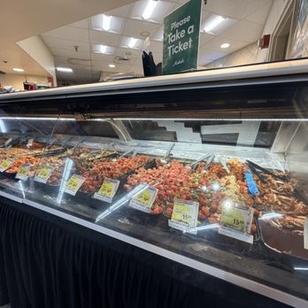 Foodland - Grocery Near Me - Waipahu, Hawaii