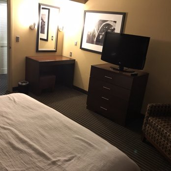 Staybridge Suites Des Moines Downtown - King bedroom - Hotels Near Me - Des Moines, Iowa