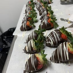 Bakeology - Chocolate covered strawberry