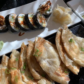Fuumi - Spider rolls & shallot pancakes came first about the same time. - Sushi Bars Near Me - Burlingame, California Fuumi - Spider rolls & shallot pancakes came first about the same time. - Sushi Bars Near Me - Burlingame, California