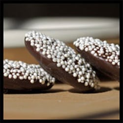 Kelly's Kandy & Nuts - Milk Chocolate Non Pareils