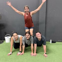 Iron Girlz - Iron girlz strength training