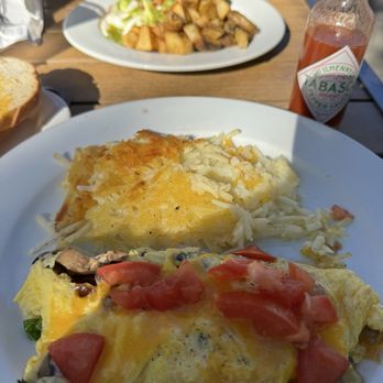 Amy's Grill & Cafe - Cafes Near Me - Hayward, California
