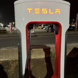 Tesla Supercharger - Supercharger