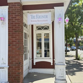 Tre Kronor - Tre Kroner on Foster Ave - Breakfast & Brunch Near Me - Chicago, Illinois Tre Kronor - Tre Kroner on Foster Ave - Breakfast & Brunch Near Me - Chicago, Illinois
