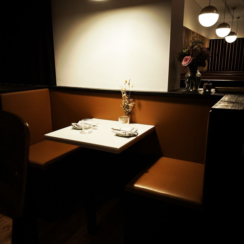 If you're cool enough, you can sit here and enjoy delicious vittles.