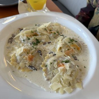 Broadway Grill - Ravioli - American Near Me - Burlingame, California