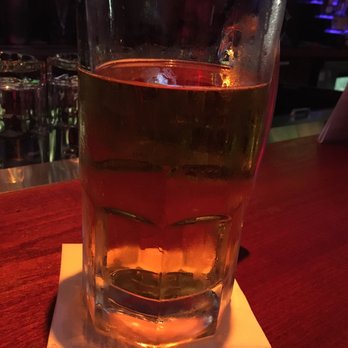 Kings Dining & Entertainment - Flat bud light that came delivered 4/5 full use the 2 inches of foam as beer that dissolves with less beer - Sports Bars Near Me - Dedham, Massachusetts