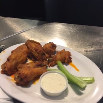 16 East - This is an entire order of wings??? - American Near Me - Cordele, Georgia