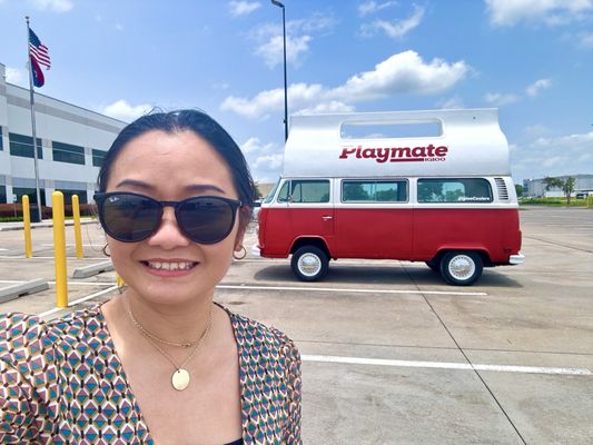 Igloo Factory Store by null