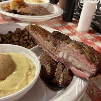 Black's Barbecue Lockhart - Pork Rib is a foot long and heavenly - Barbeque Near Me - Lockhart, Texas Black's Barbecue Lockhart - Pork Rib is a foot long and heavenly - Barbeque Near Me - Lockhart, Texas