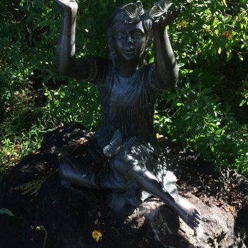 Foster Botanical Garden - Statue in the butterfly garden - Botanical Gardens Near Me - Honolulu, Hawaii