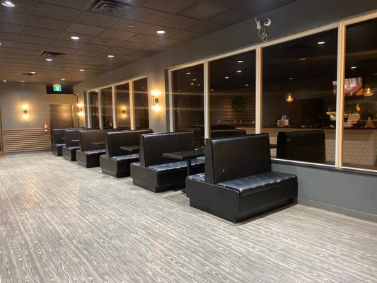 Dav’s Hotspot Restaurant + Lounge by null