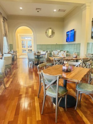 Cherrywood BBQ & Ale House by null