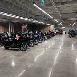 Barnes Harley Davidson - Showroom