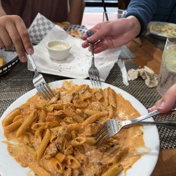 BORJA'S Italian Restaurant - Pizza Near Me - Irvine, California