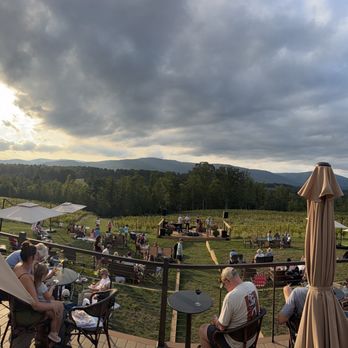 Fallen Tree Vineyard - Wineries Near Me - Crozet, Virginia Fallen Tree Vineyard - Wineries Near Me - Crozet, Virginia