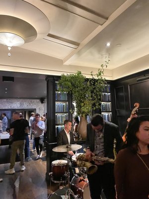 GEELOU - Updated December 2025 - 32 Photos & 68 Reviews - 3251 Scott St ...