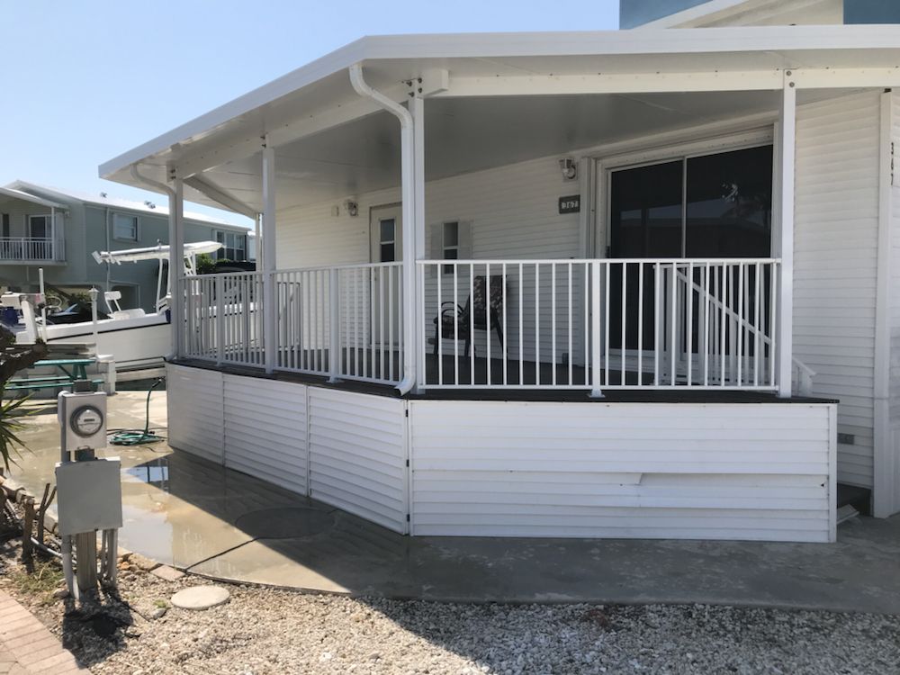 Slide of Screen in Miami