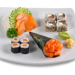 Sushiaki Japanese Food - Combo Salmão 11 + Temaki