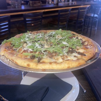 Pour Behavior - Chicken Alfredo Pizza - New American Near Me - Houston, Texas Pour Behavior - Chicken Alfredo Pizza - New American Near Me - Houston, Texas