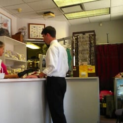 Gus's Shoe Repair
