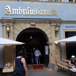 Ambräusianum - Eingang