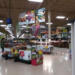 This might be the biggest grocery store I have ever been in.... ever.
